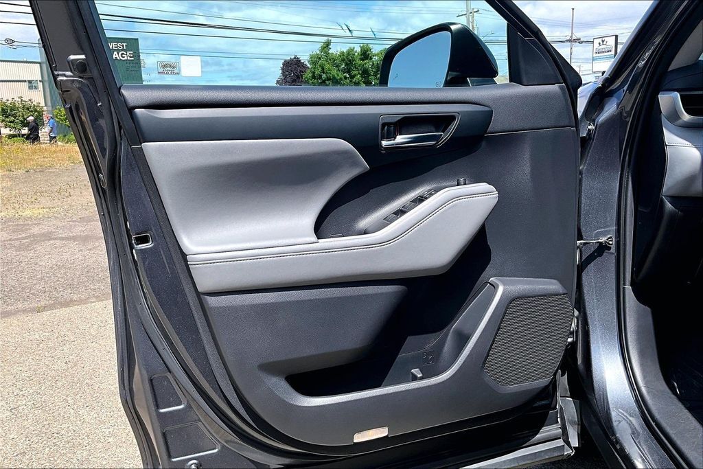 2020 Toyota Highlander XLE OR