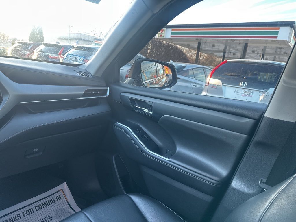 2020 Toyota Highlander XLE Worcester MA 2020 Toyota Highlander XLE Worcester MA