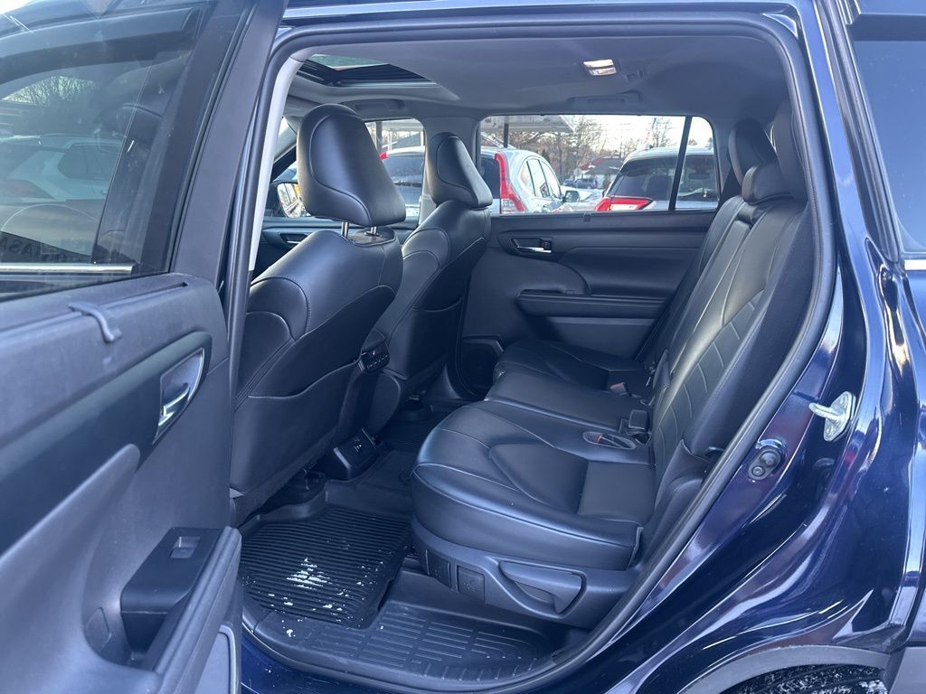 2020 Toyota Highlander XLE Worcester MA 2020 Toyota Highlander XLE Worcester MA