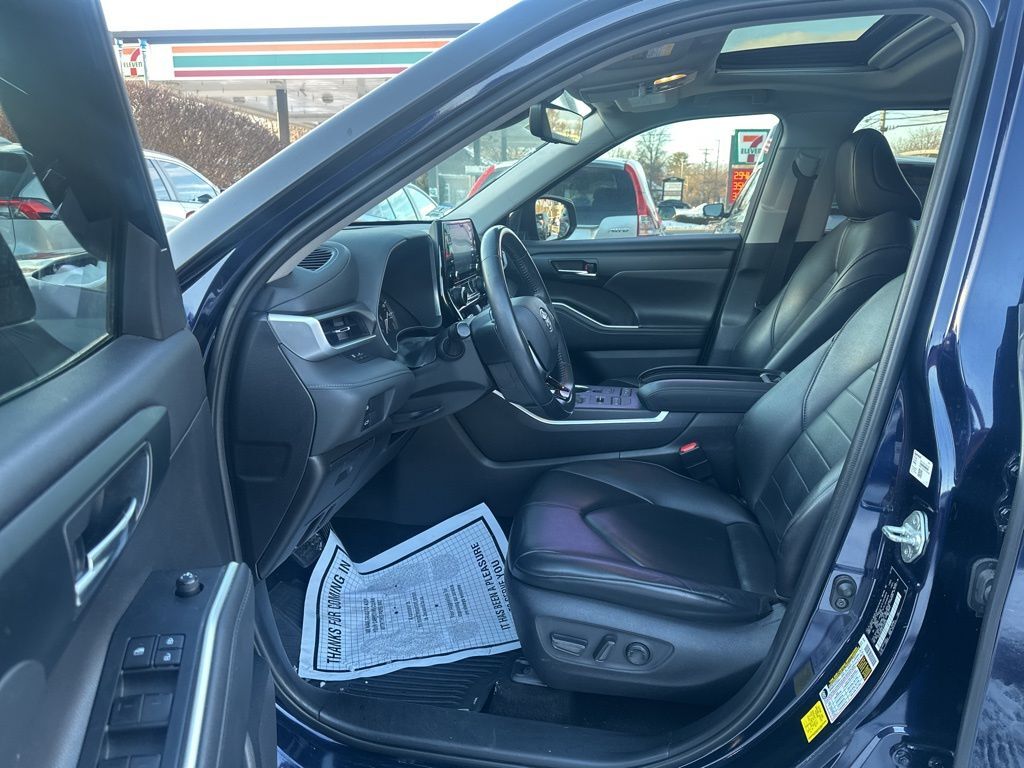 2020 Toyota Highlander XLE Worcester MA 2020 Toyota Highlander XLE Worcester MA