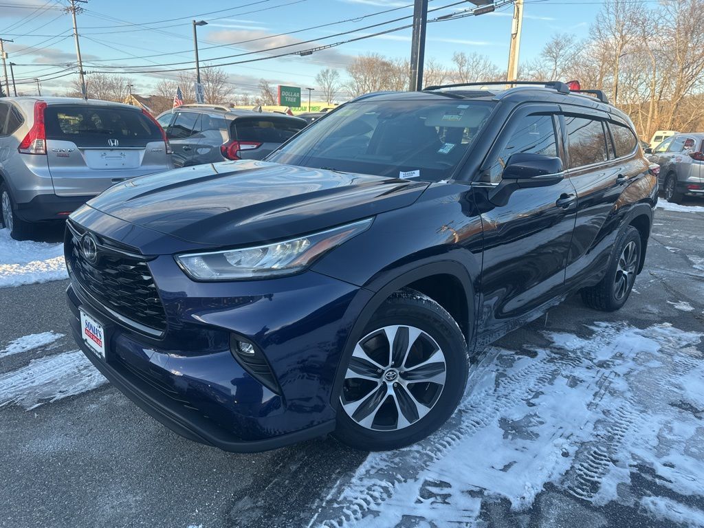 2020 Toyota Highlander XLE's photo