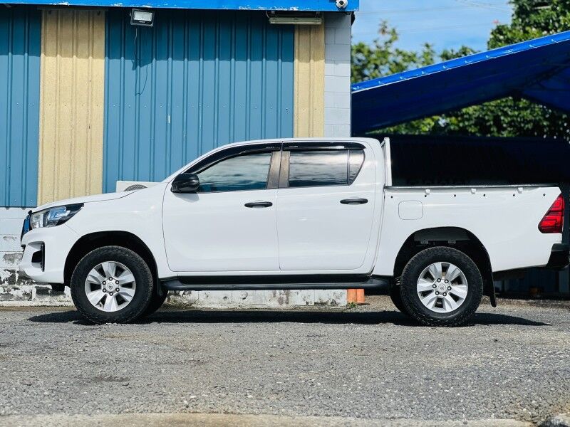 2020 Toyota Hilux SR