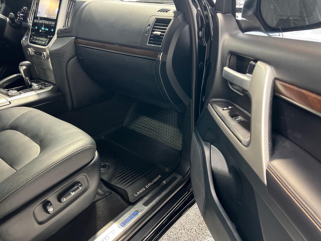 2020 Toyota Land Cruiser Heritage Edition, King Shocks Lift, Only 32k Miles Houston TX