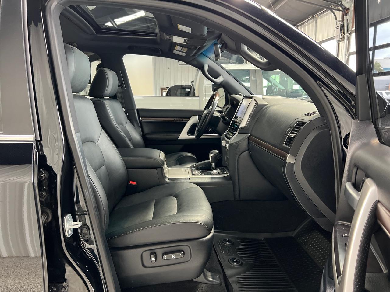 2020 Toyota Land Cruiser Heritage Edition, King Shocks Lift, Only 32k Miles Houston TX