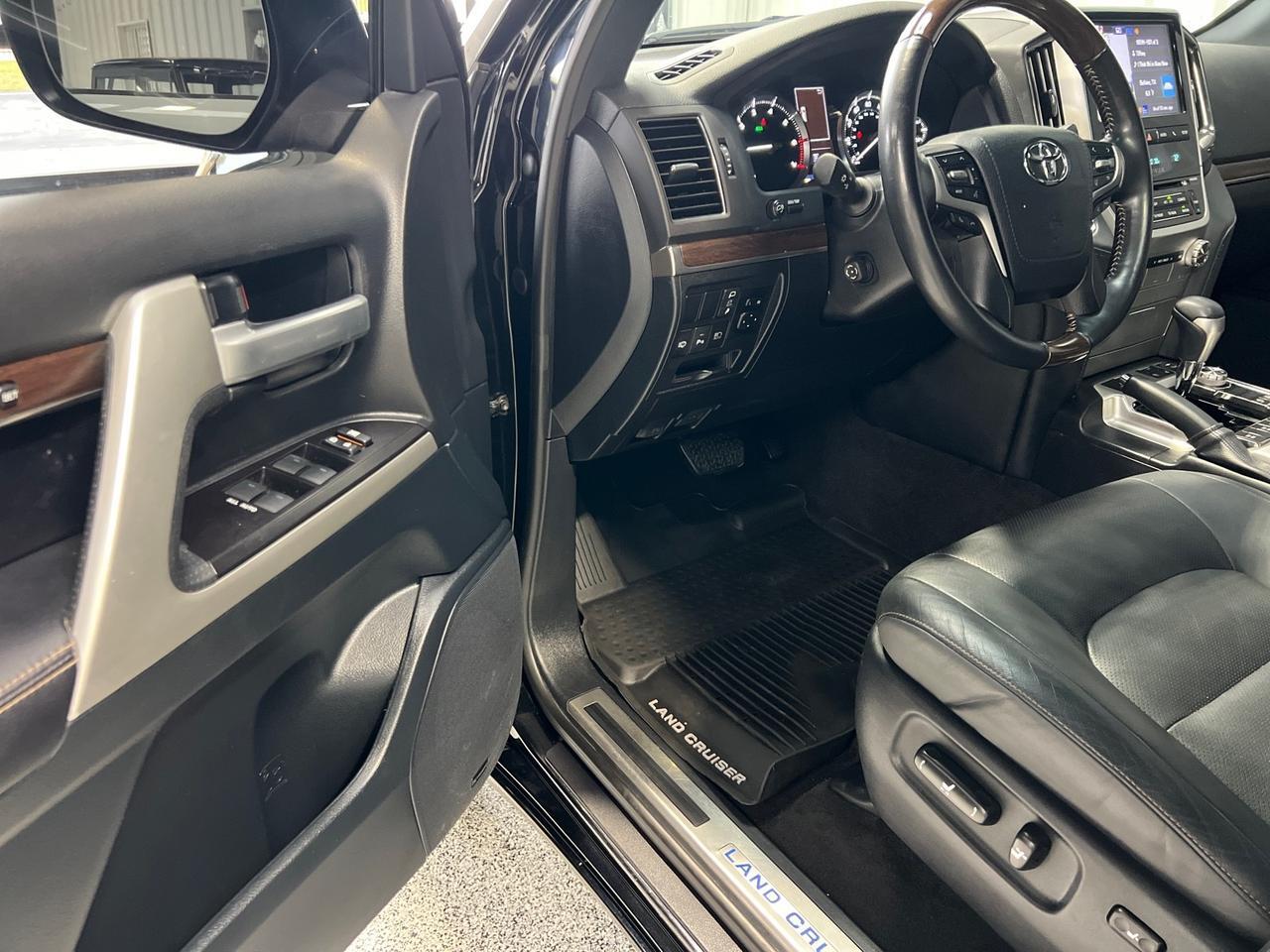 2020 Toyota Land Cruiser Heritage Edition, King Shocks Lift, Only 32k Miles Houston TX
