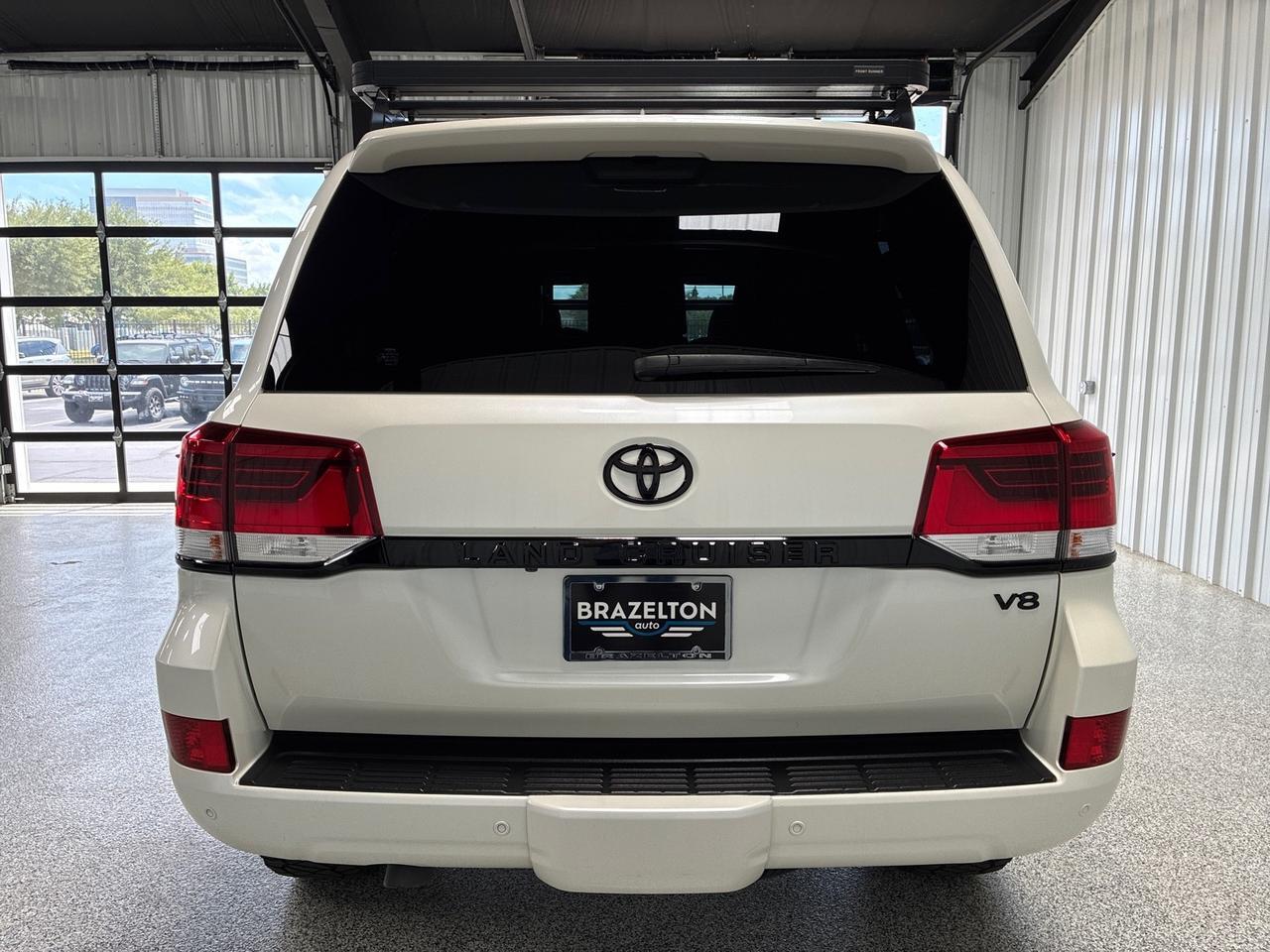 2020 Toyota Land Cruiser Old Man Emu BP-51 Lift, Ironman Bumper, Baja Design Lights, Front Runner Roof Rack, Fifteen52 Wheels Houston TX