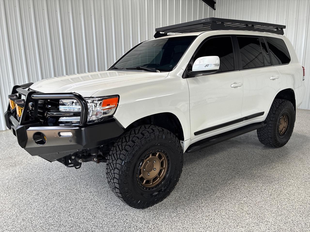 2020 Toyota Land Cruiser Old Man Emu BP-51 Lift, Ironman Bumper, Baja Design Lights, Front Runner Roof Rack, Fifteen52 Wheels