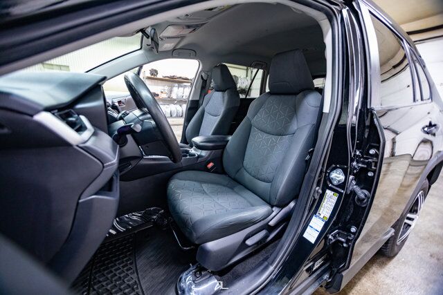 2020 Toyota RAV4 AWD LE BCam Red Deer AB