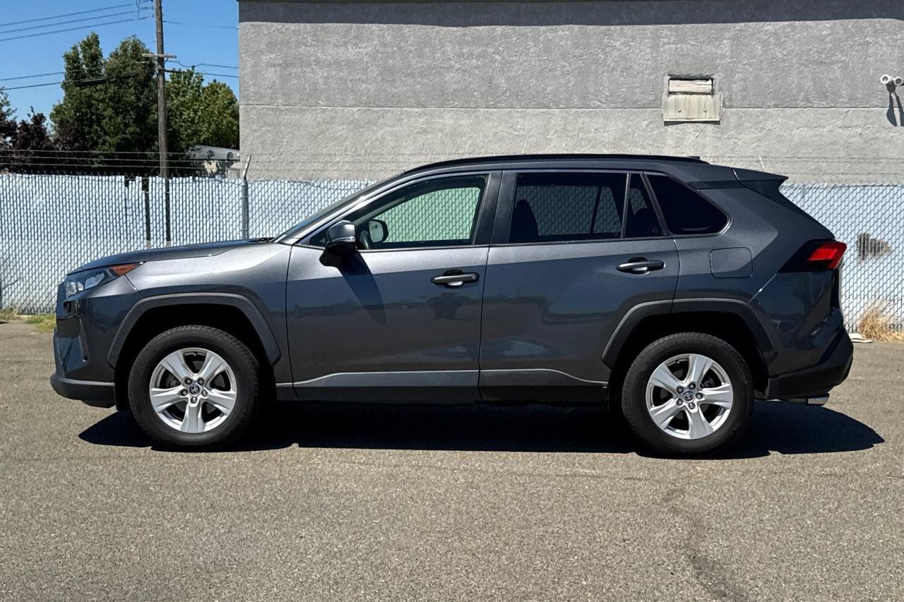 2020 Toyota RAV4 Hybrid LE