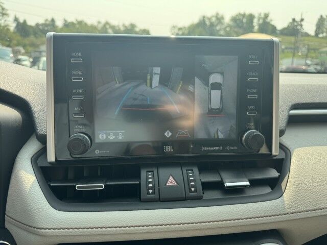 2020 Toyota RAV4 Hybrid Limited photo 16