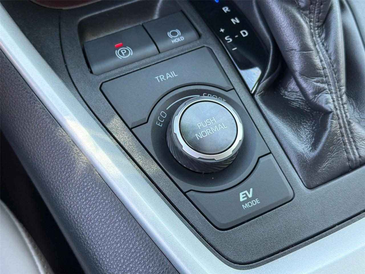 2020 Toyota RAV4 Hybrid Limited Hagerstown MD