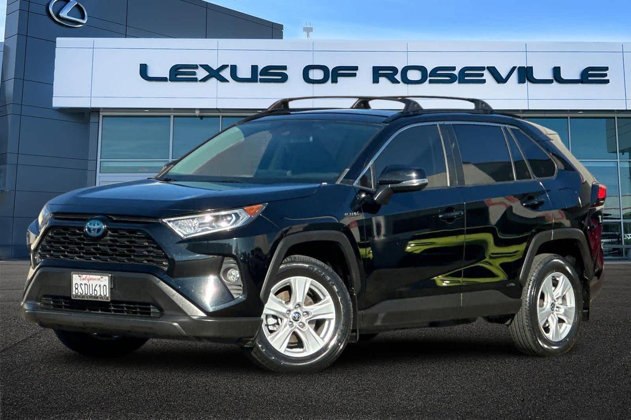 2020 Toyota RAV4 Hybrid XLE