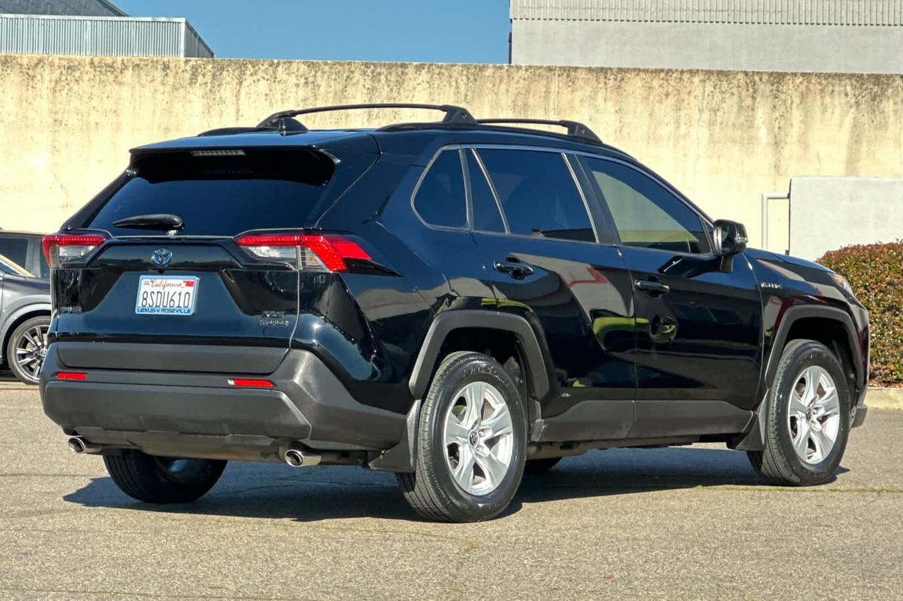 2020 Toyota RAV4 Hybrid XLE