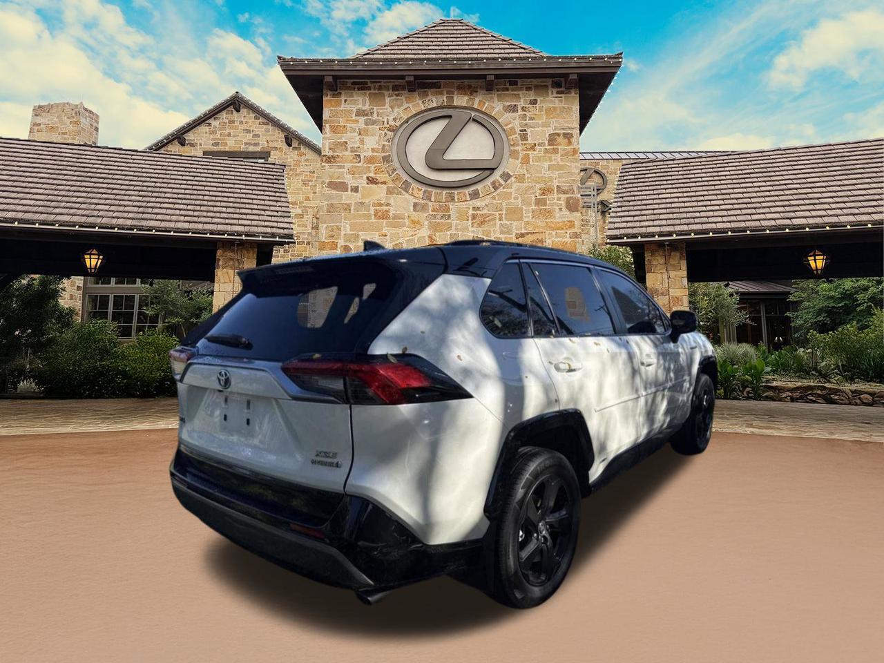 2020 Toyota RAV4 Hybrid XSE