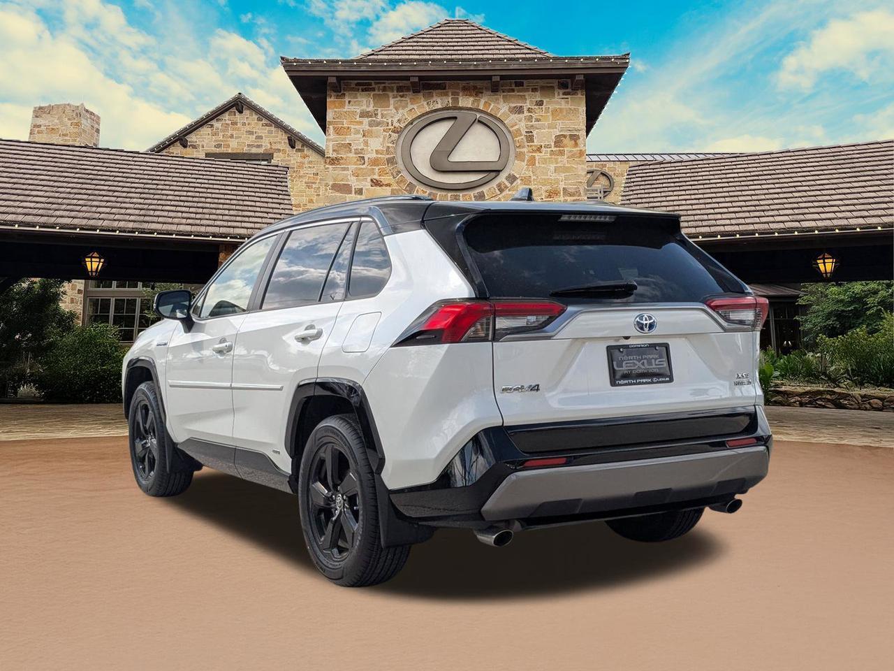 2020 Toyota RAV4 Hybrid XSE