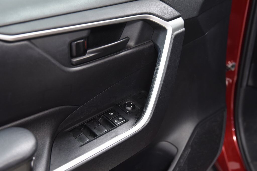 2020 Toyota RAV4 LE Akron