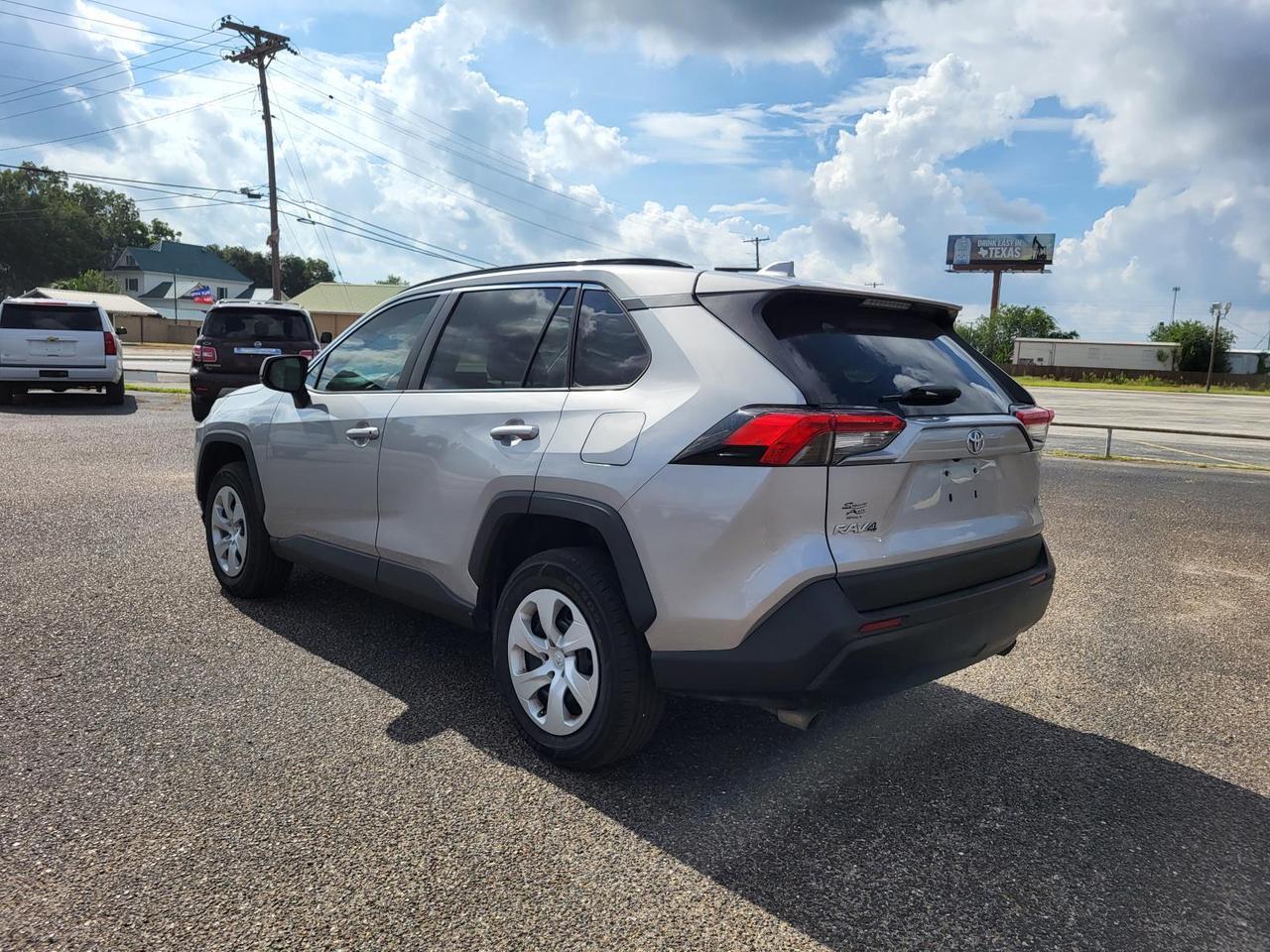 2020 Toyota RAV4 LE FWD (Natl) Beeville TX