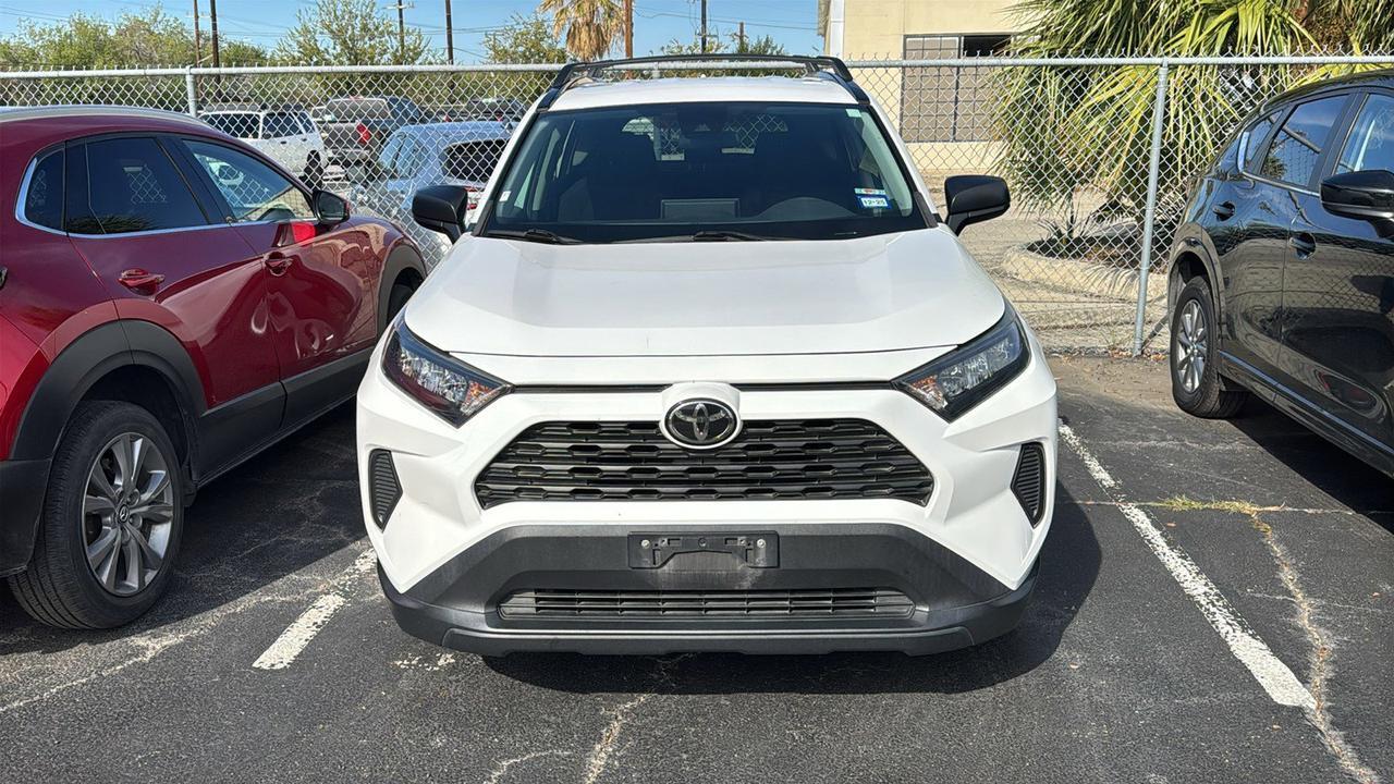 2020 Toyota RAV4 LE