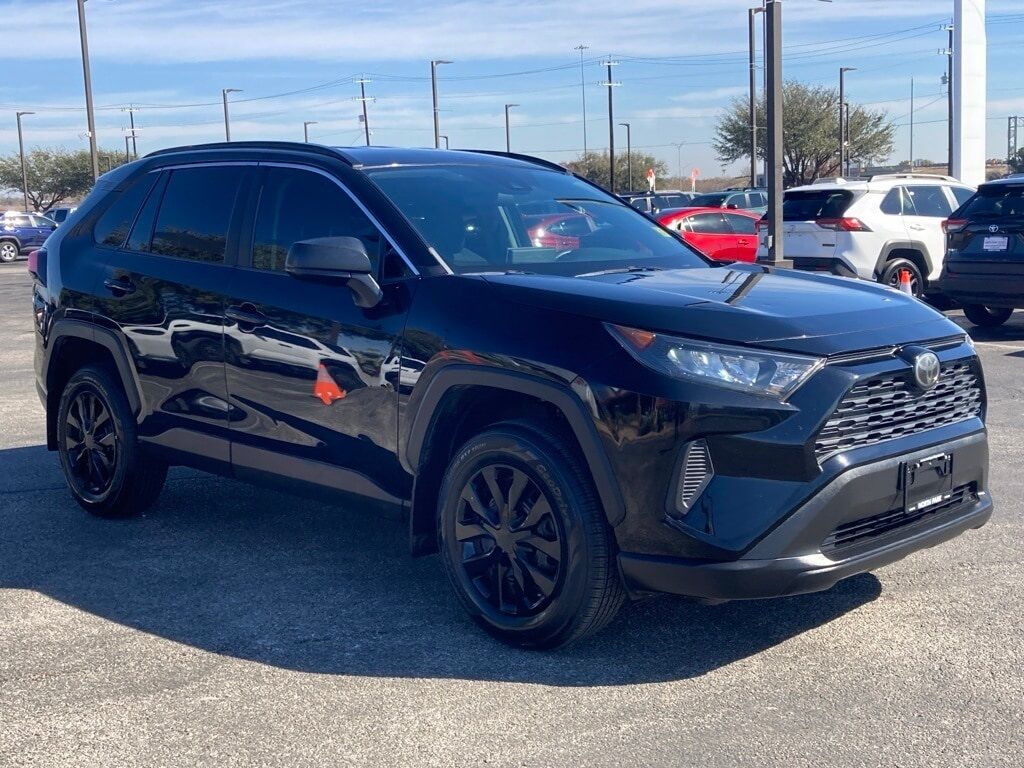 2020 Toyota RAV4 LE