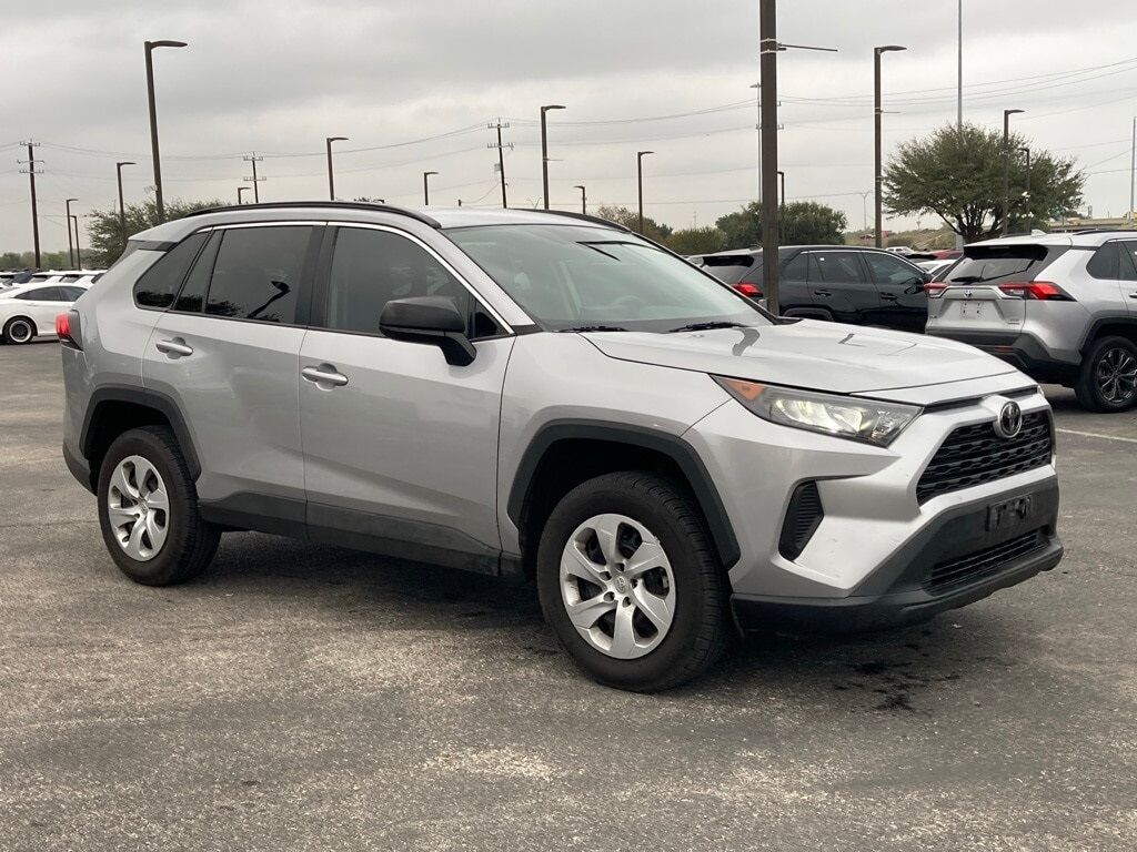 2020 Toyota RAV4 LE