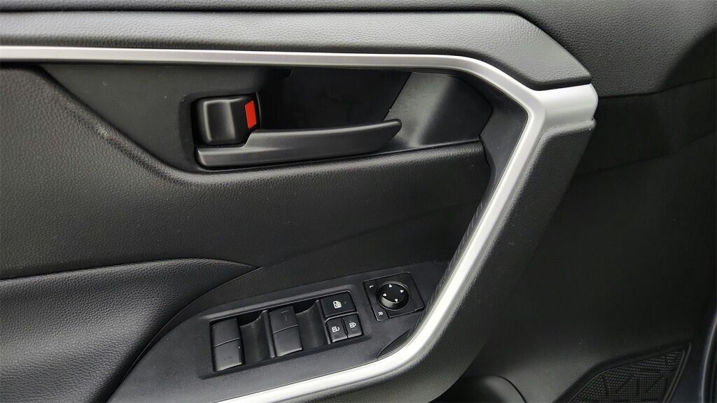 2020 Toyota RAV4 LE Laurel MD