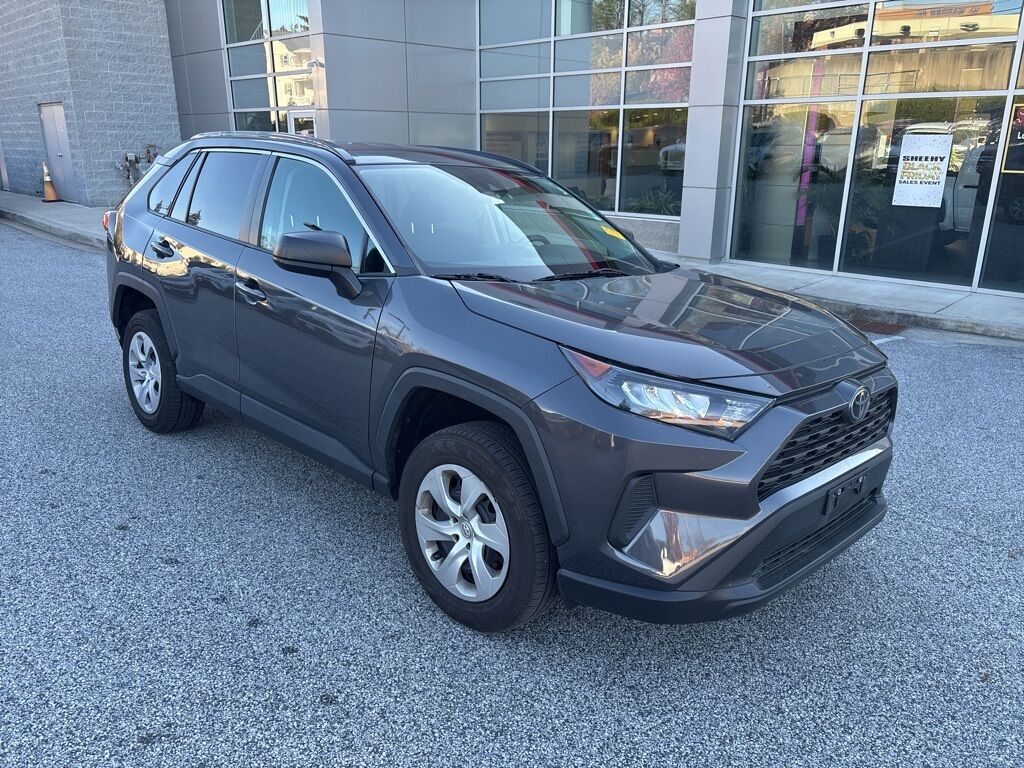 2020 Toyota RAV4 LE