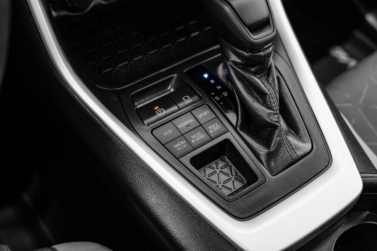 2020 Toyota RAV4 XLE AWD TOYOTA SAFETY SENSE BLIND SPOT SUNROOF REAR CAMERA KEYLE Carrollton TX