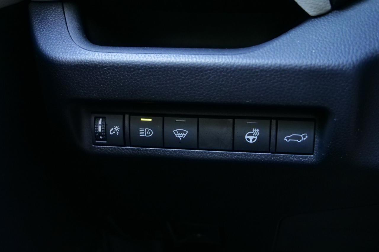 2020 Toyota RAV4 XLE Premium / AWD / Heated Seats / Sunroof! Lincolnton NC