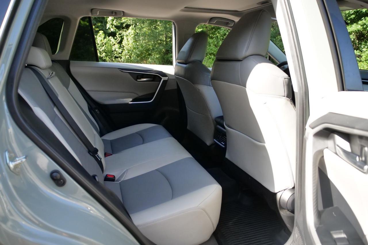 2020 Toyota RAV4 XLE Premium / AWD / Heated Seats / Sunroof! Lincolnton NC