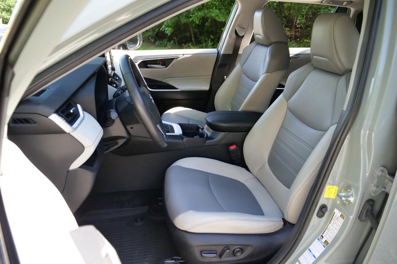 2020 Toyota RAV4 XLE Premium / AWD / Heated Seats / Sunroof! Lincolnton NC