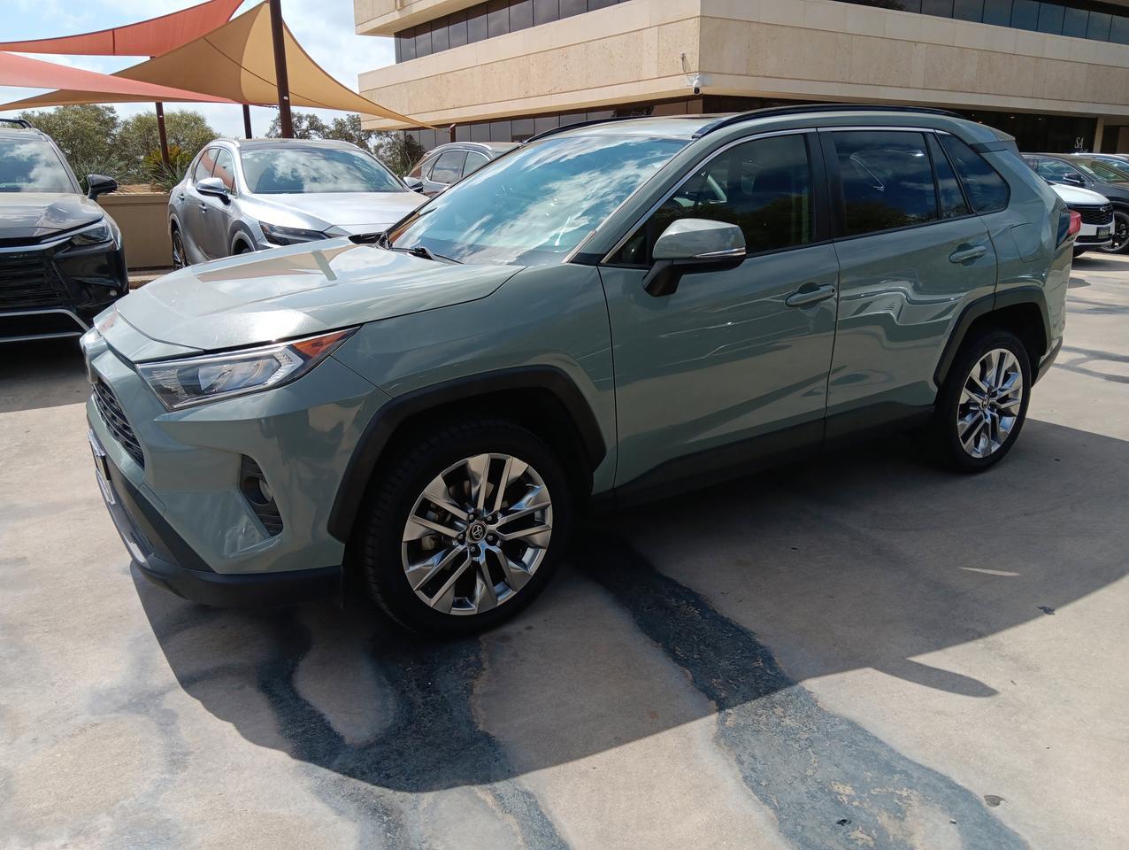 2020 Toyota RAV4 XLE Premium