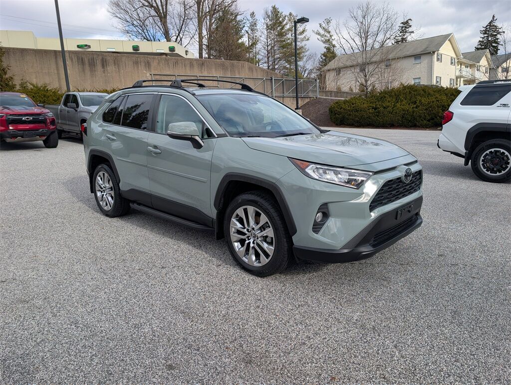 2020 Toyota RAV4 XLE Premium