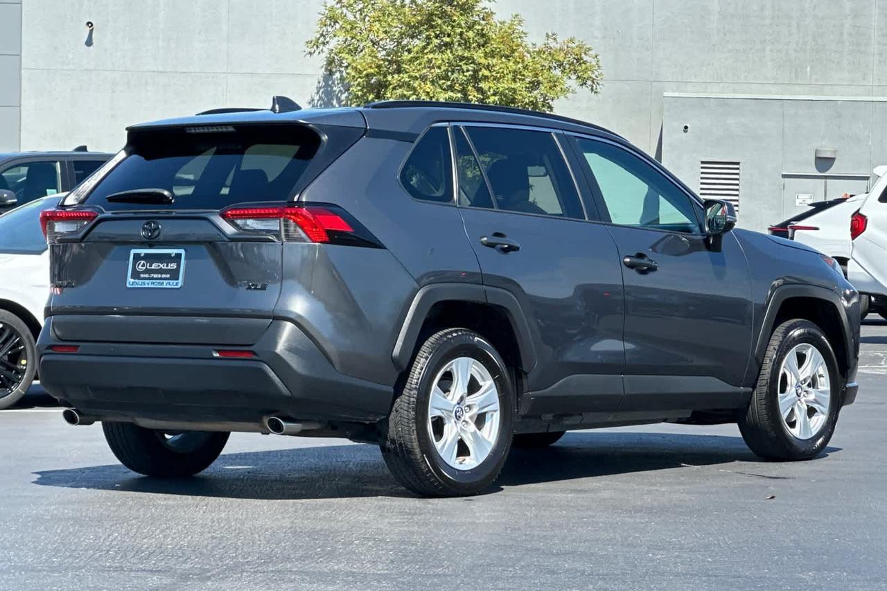 2020 Toyota RAV4 XLE