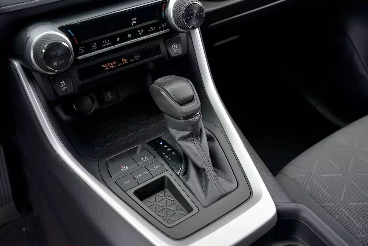 2020 Toyota RAV4 XLE Sport Utility 4D Doral FL