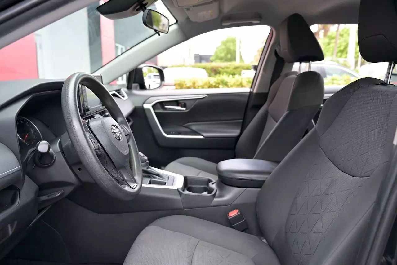 2020 Toyota RAV4 XLE Sport Utility 4D Doral FL