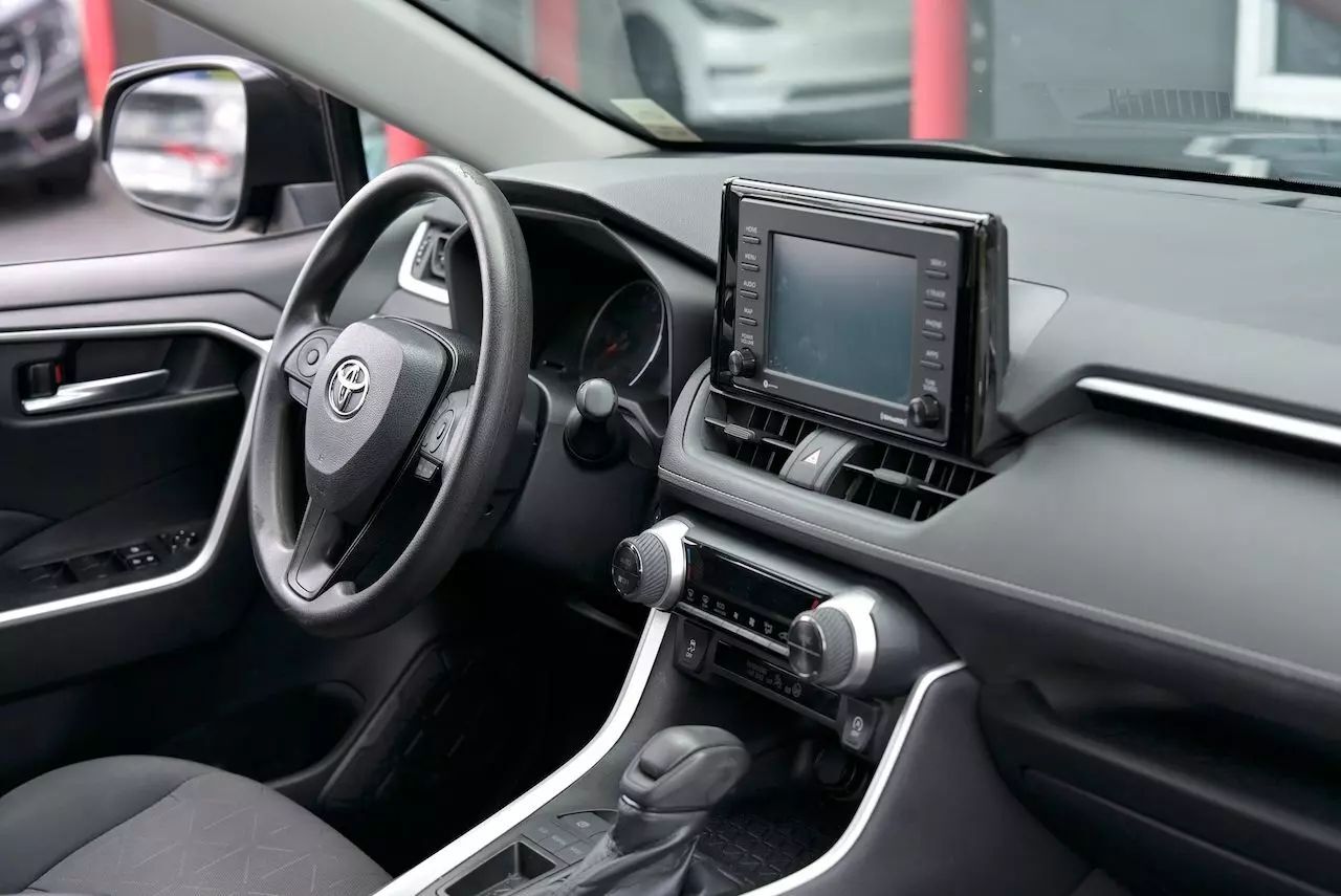 2020 Toyota RAV4 XLE Sport Utility 4D Doral FL