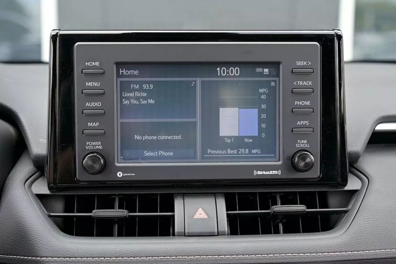 2020 Toyota RAV4 XLE Sport Utility 4D Doral FL