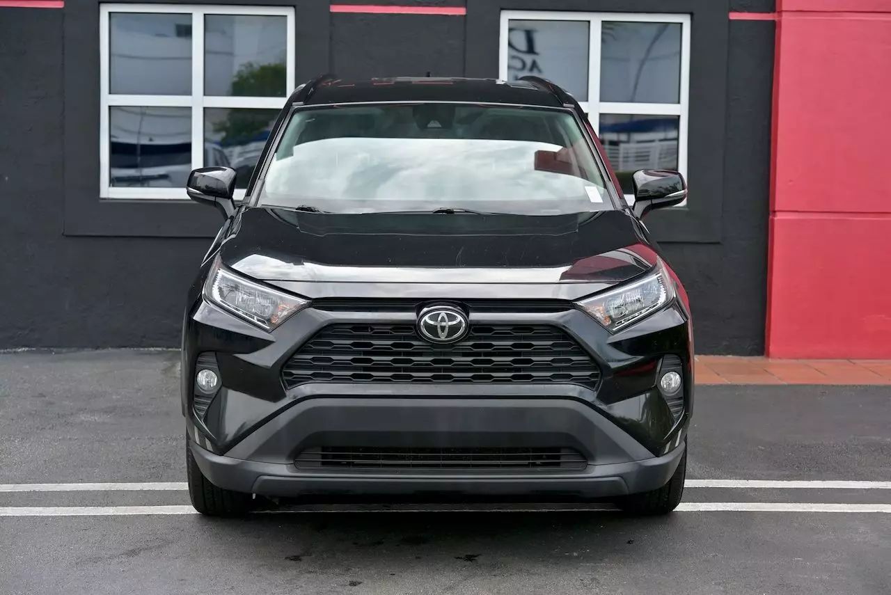 2020 Toyota RAV4 XLE Sport Utility 4D Doral FL