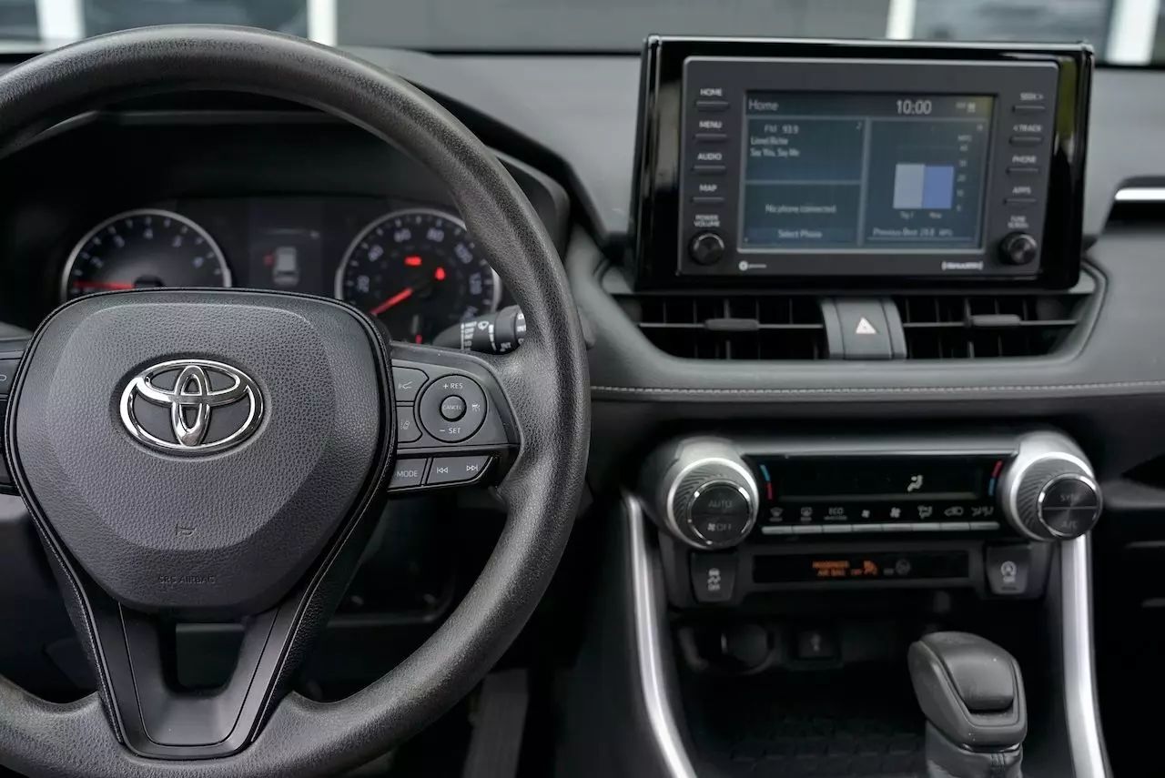2020 Toyota RAV4 XLE Sport Utility 4D Doral FL