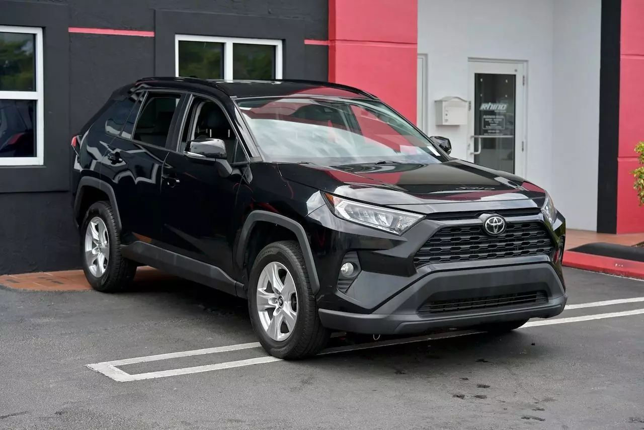 2020 Toyota RAV4 XLE Sport Utility 4D Doral FL