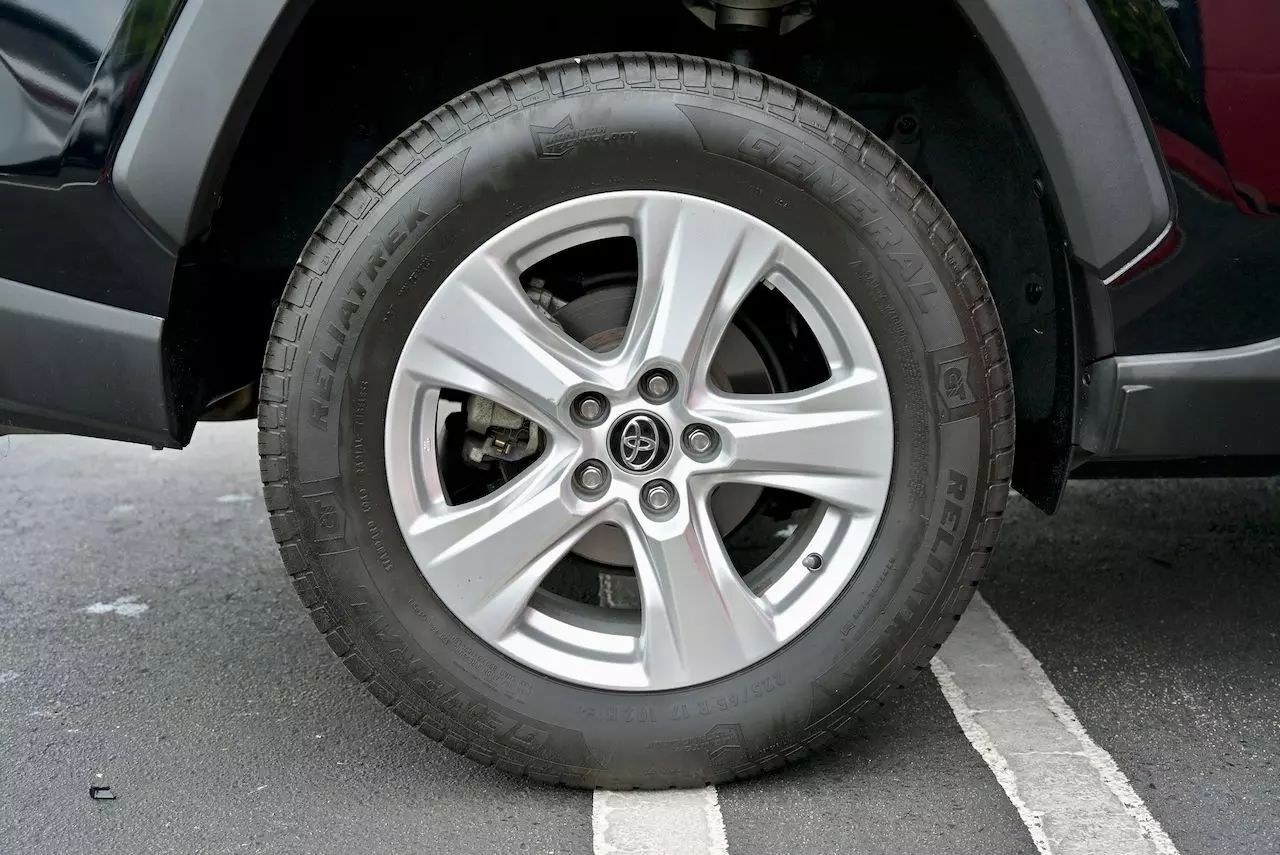2020 Toyota RAV4 XLE Sport Utility 4D Doral FL