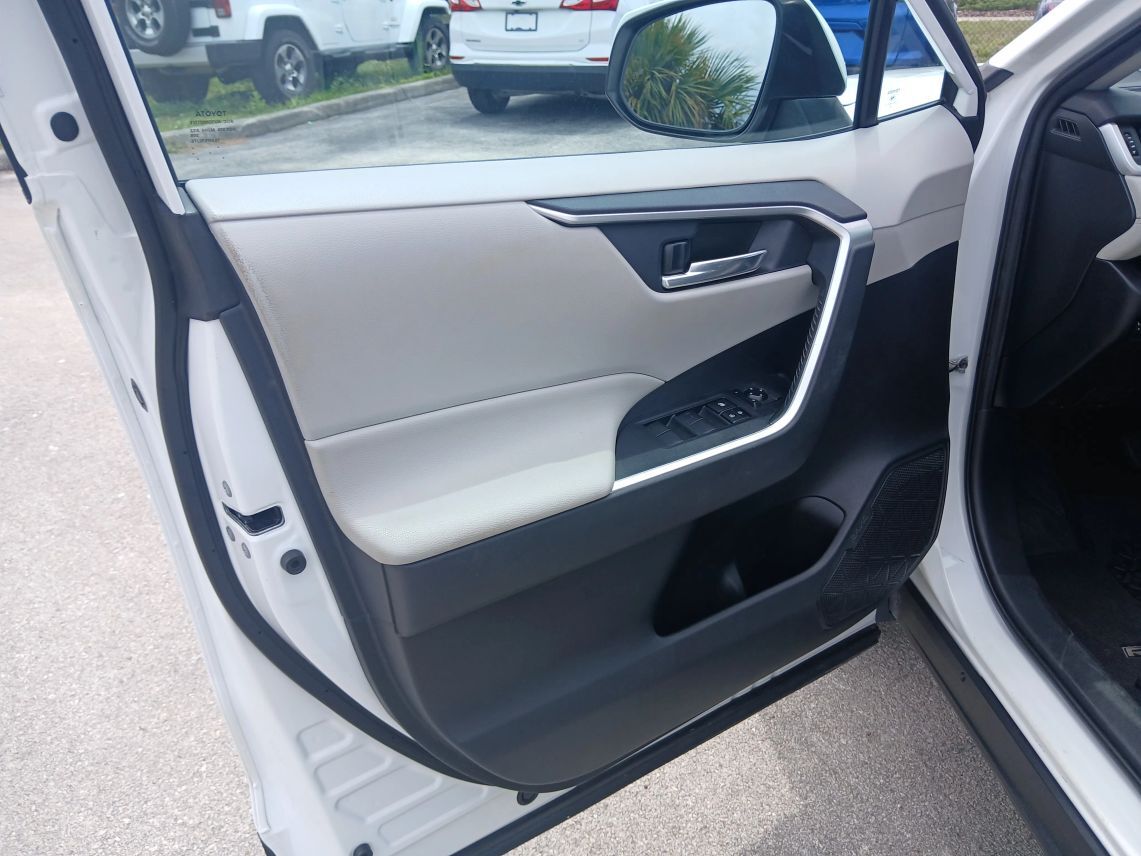 2020 Toyota RAV4 XLE Sport Utility 4D Maitland FL