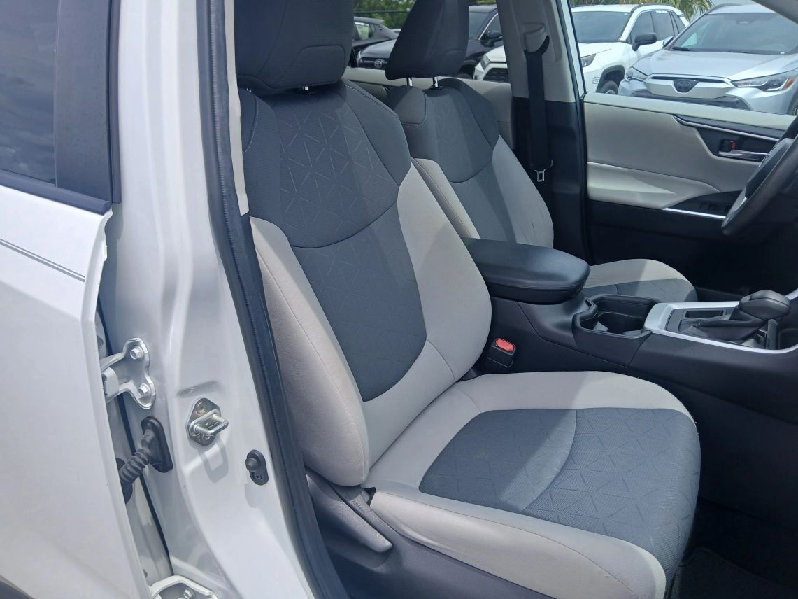 2020 Toyota RAV4 XLE Sport Utility 4D Maitland FL