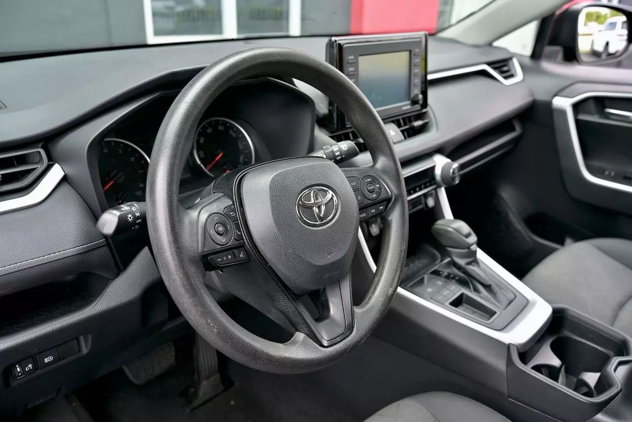 2020 Toyota RAV4 XLE Sport Utility 4D Doral FL