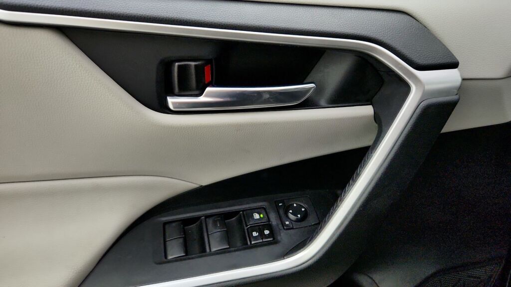 2020 Toyota RAV4 XLE Laurel MD