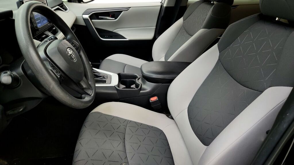 2020 Toyota RAV4 XLE Laurel MD