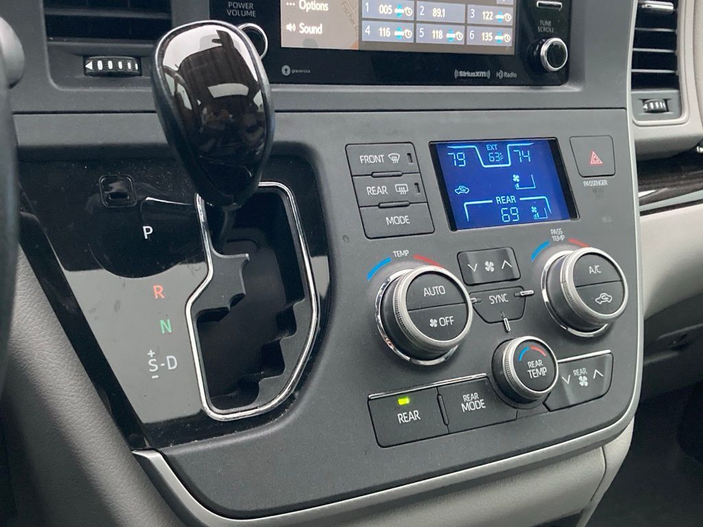 2020 Toyota Sienna San Antonio TX