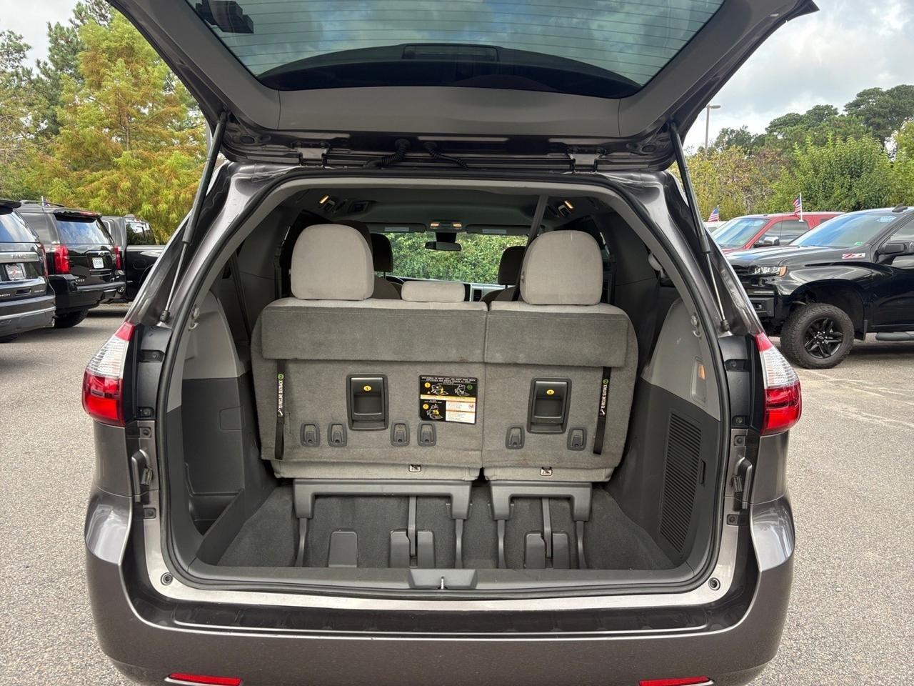 2020 Toyota Sienna L, LANE KEEP ASSIST, PRIVACY GLASS, NAVIGATION, BLUETOOTH, 3RD ROW SEATING, REAR A/C, ONLY 1 OWNER, TAKE THE WHOLE FAMILY ON THE ADVENTURE IN A SIENNA! Virginia Beach VA