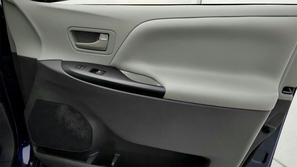 2020 Toyota Sienna L Laurel MD