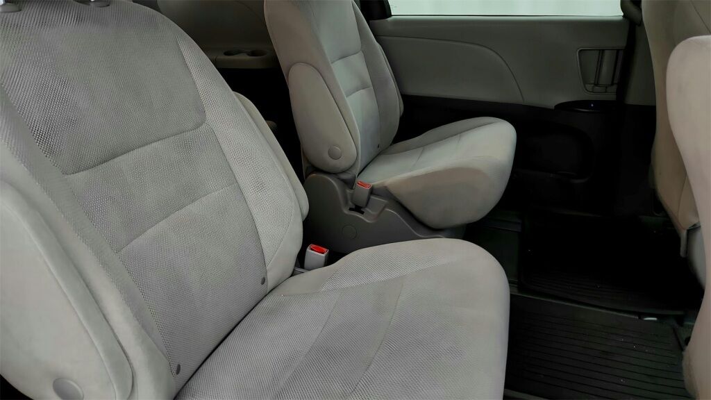 2020 Toyota Sienna L Laurel MD